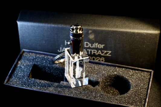 Kristall-Schlüsselanhänger mit 3D-Gravur VALK und Ihrer eigenen Segelnummer