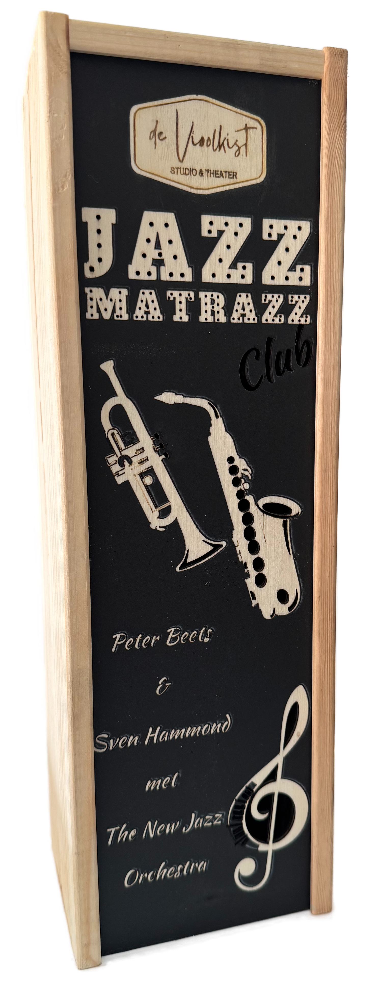 Weinkiste mit Geigenausschnitt