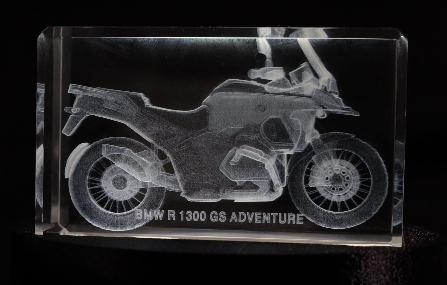 K9 Kristal met 3D Gravure BMW R 1300 GS Adventure Motor – 50 × 50 × 80 mm