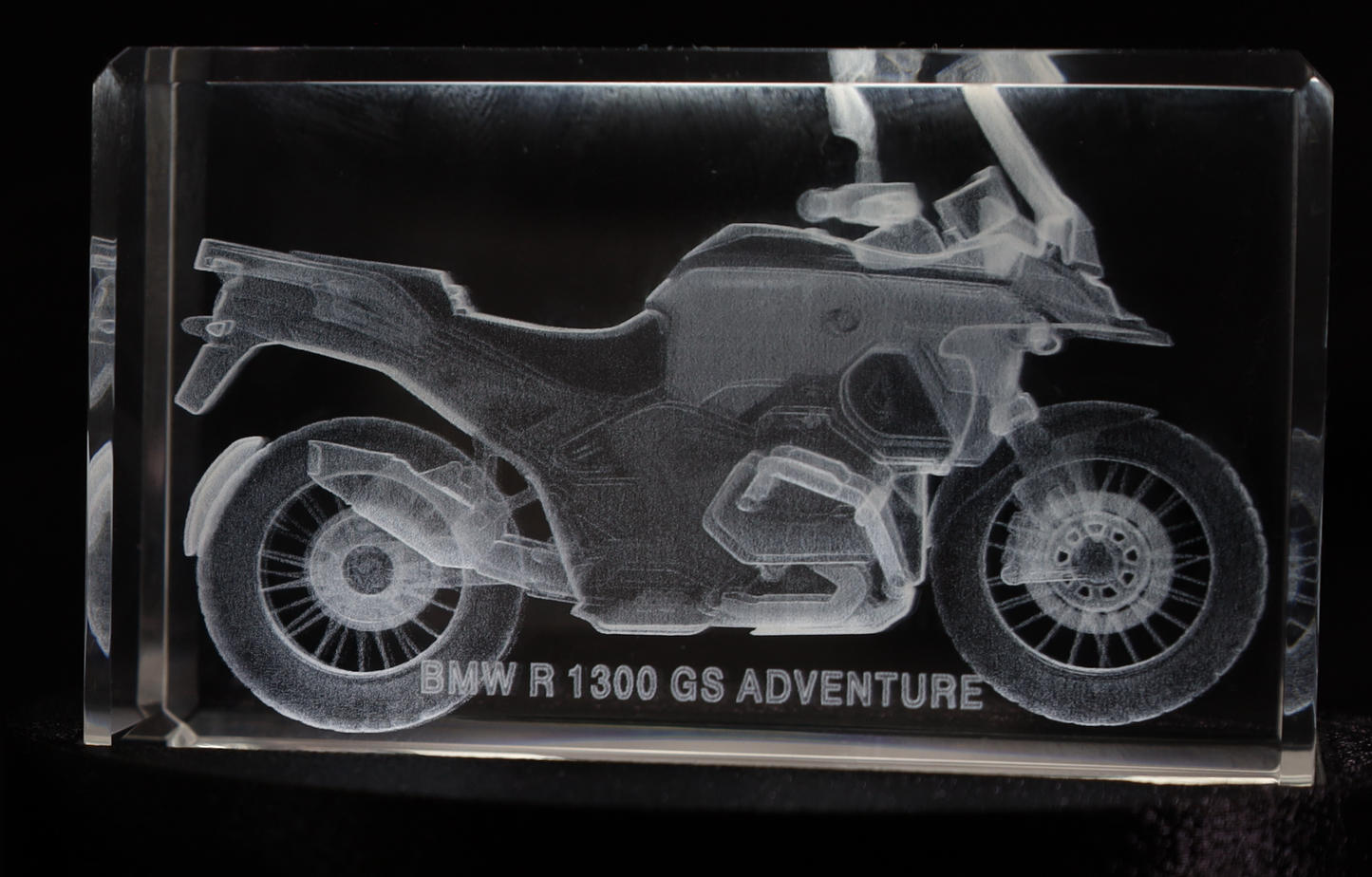 K9 Kristal met 3D Gravure BMW R 1300 GS Adventure Motor – 50 × 50 × 80 mm