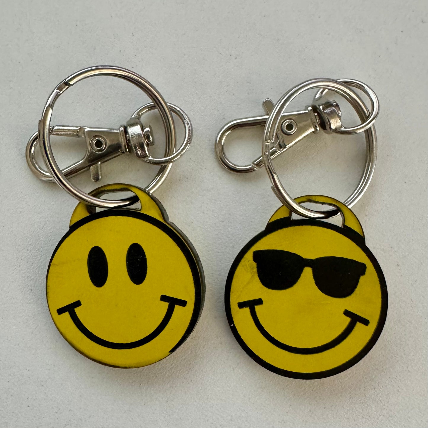 Smiley Sleutelhanger – Draag Geluk Overal Mee! 😊