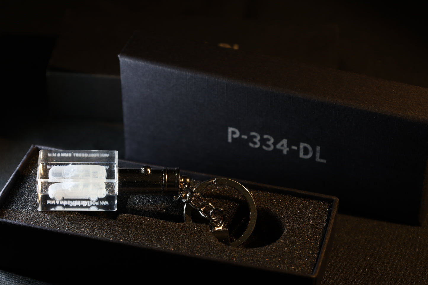 Kristall-Schlüsselanhänger mit 3D-Gravur Ihres Motorrads oder Autos