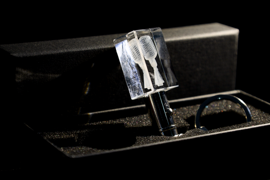 Sleutelhanger Vintage Microfoon – 3D miniatuur met jouw eigen gravure