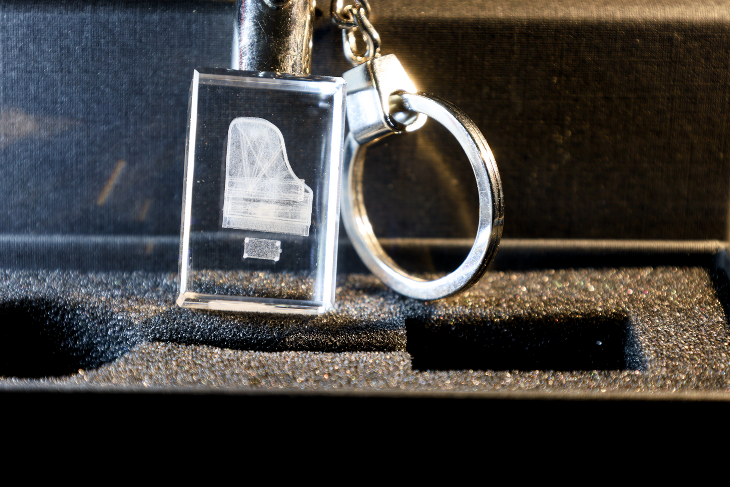 Sleutelhanger Piano – 3D miniatuur van een vleugel met jouw eigen gravure
