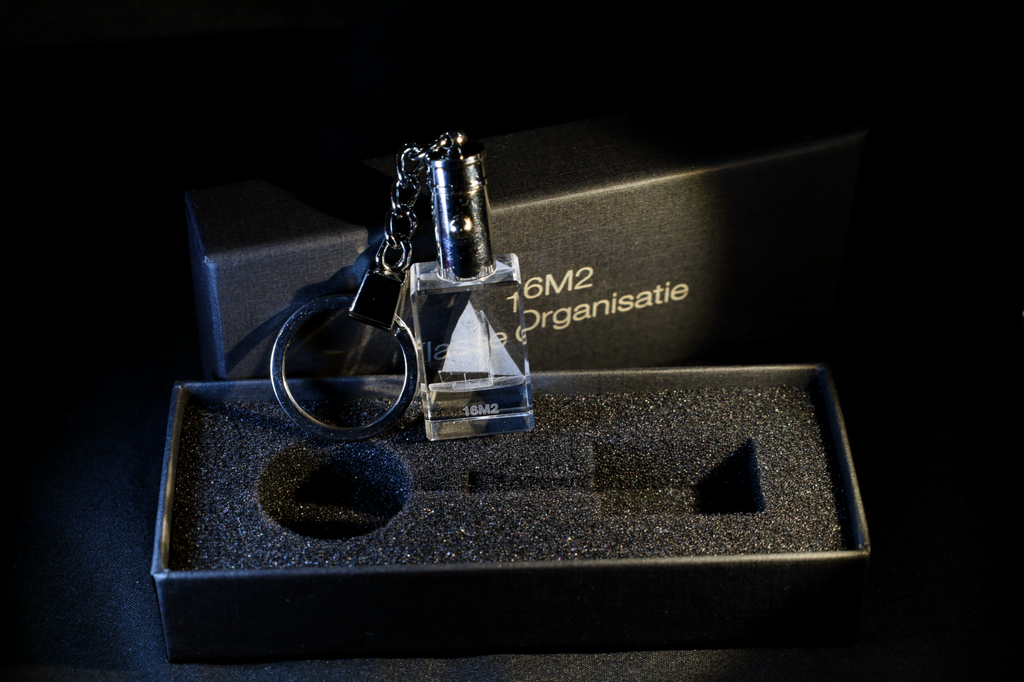 Kristal Sleutelhanger met 3D Gravure 16M2 met jouw eigen zeilnummer