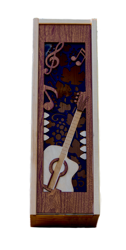 Wijnkistje met gitaar uitsnede