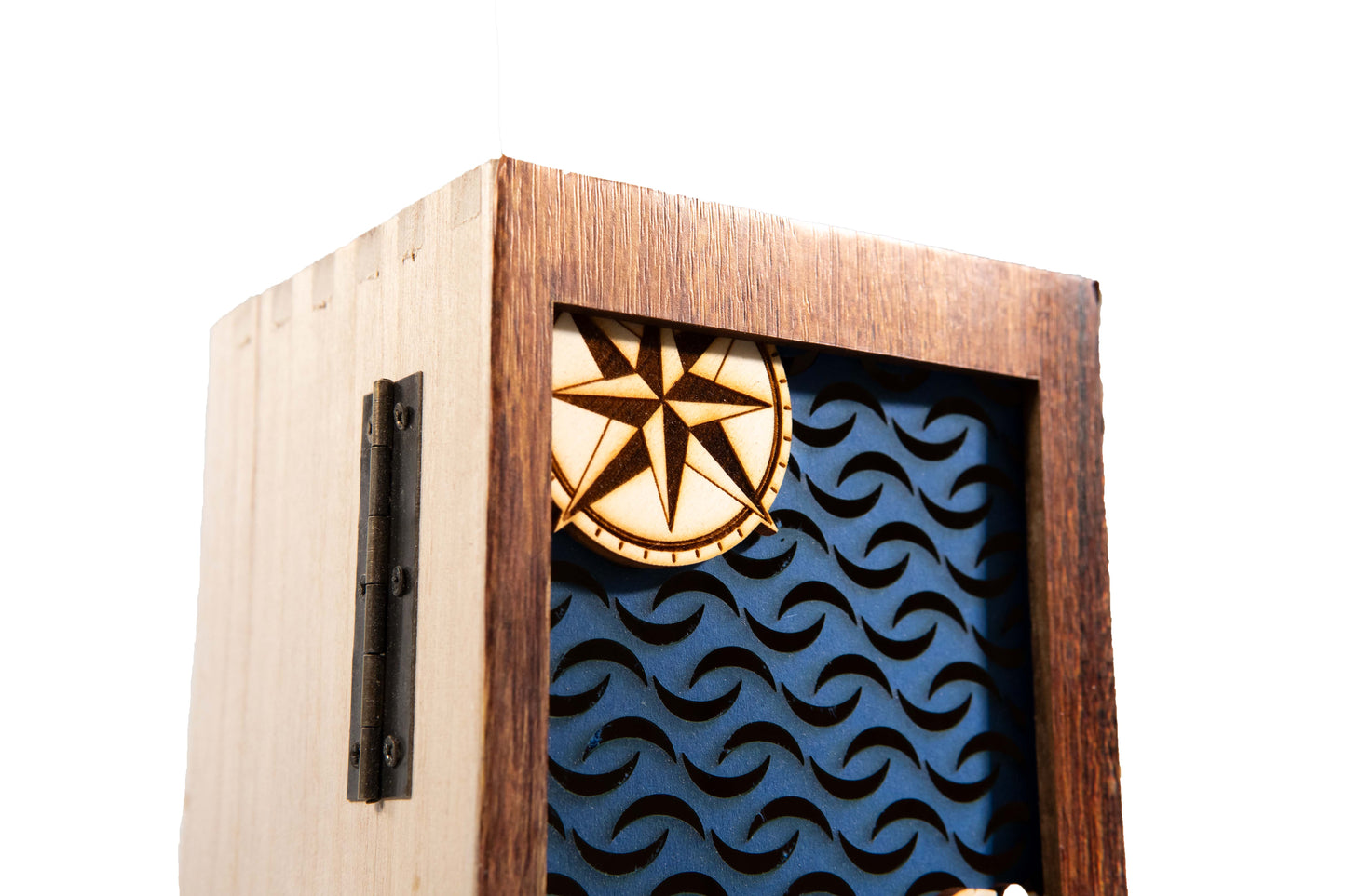 Wijnkistje Zeilboot uitsnede